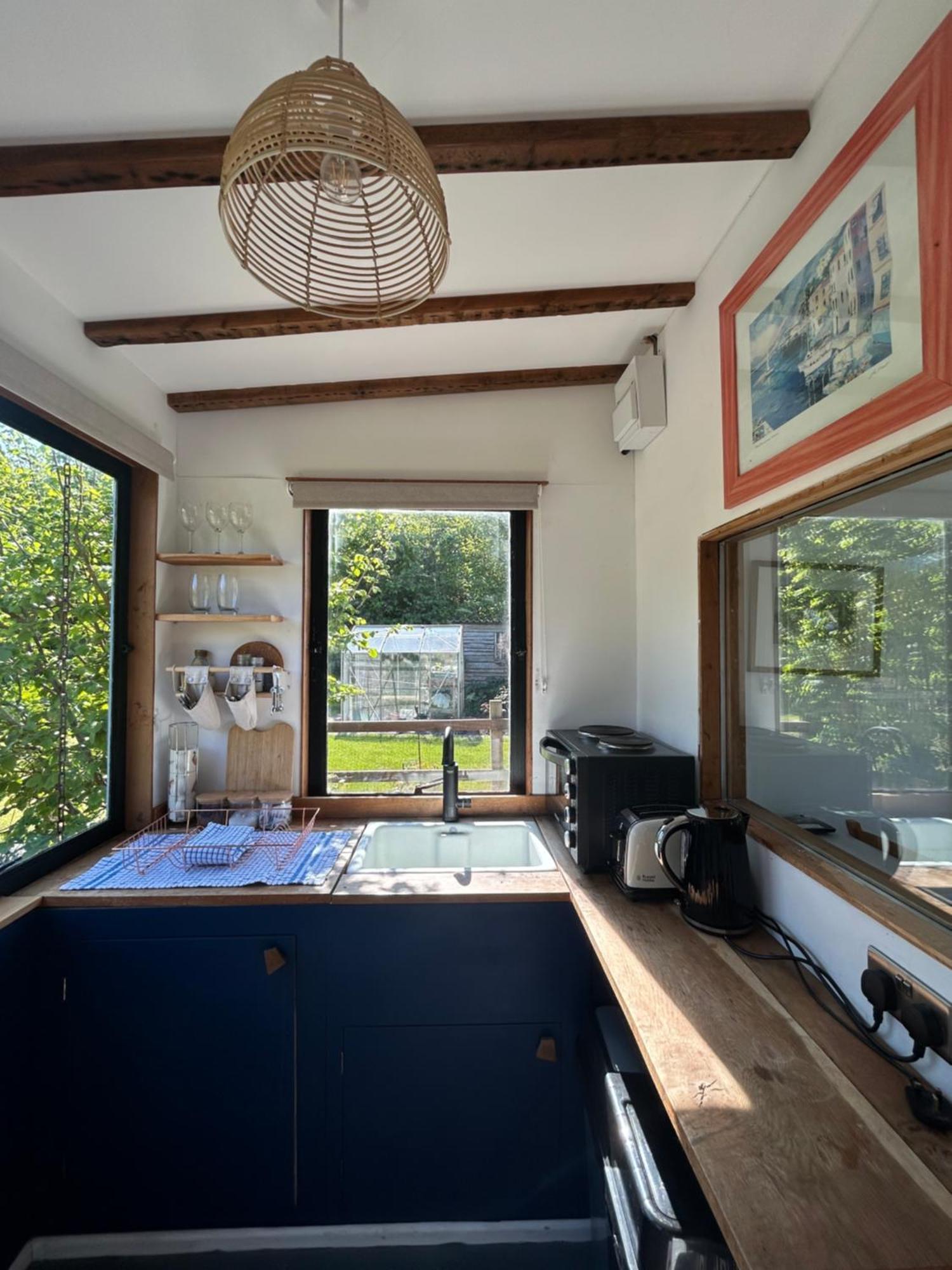 Countryside Garden Summer House Calne Εξωτερικό φωτογραφία
